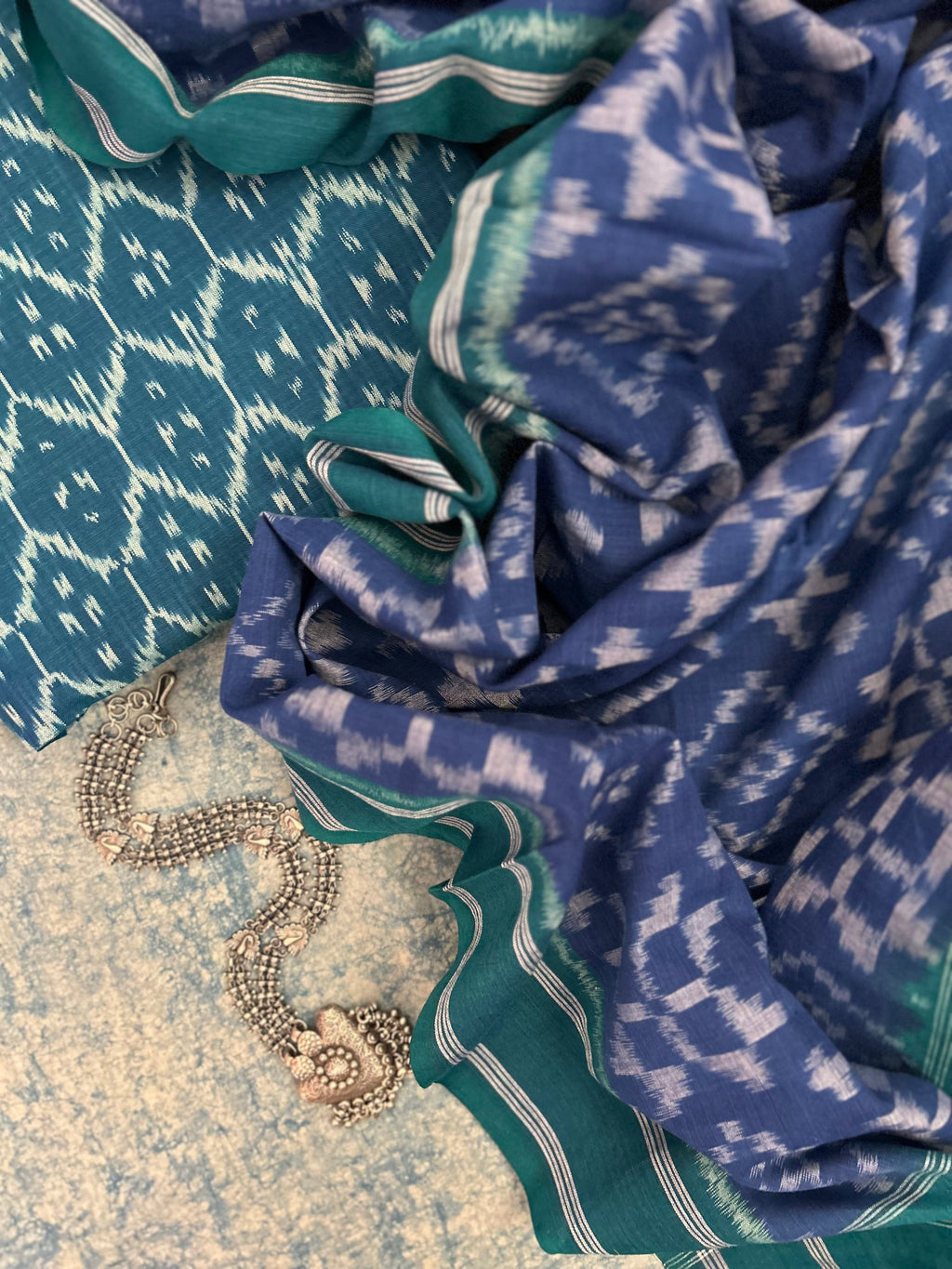 Handwoven Ikat Kurta Telia Dupatta Set