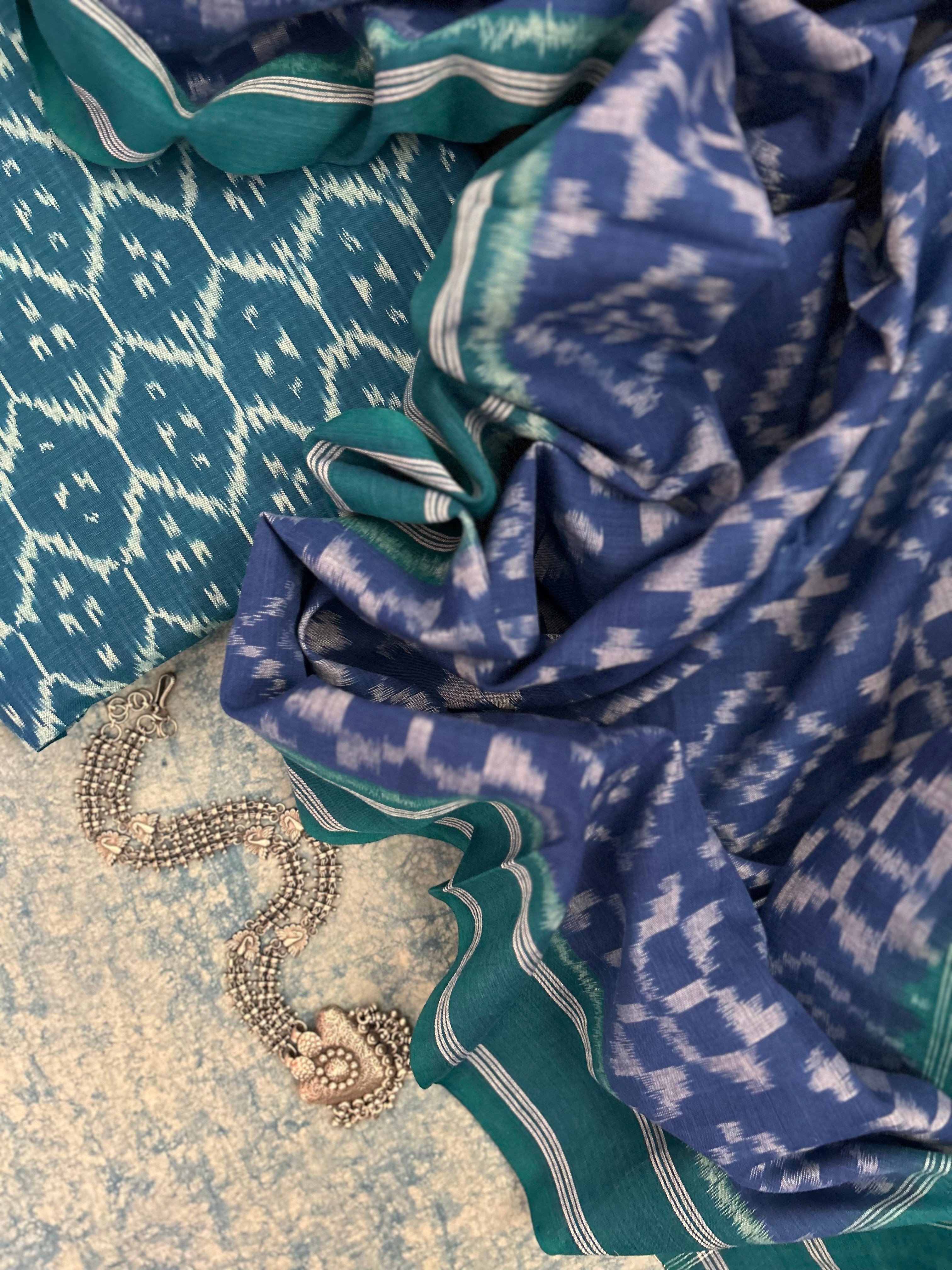 Handwoven Ikat Kurta Telia Dupatta Set