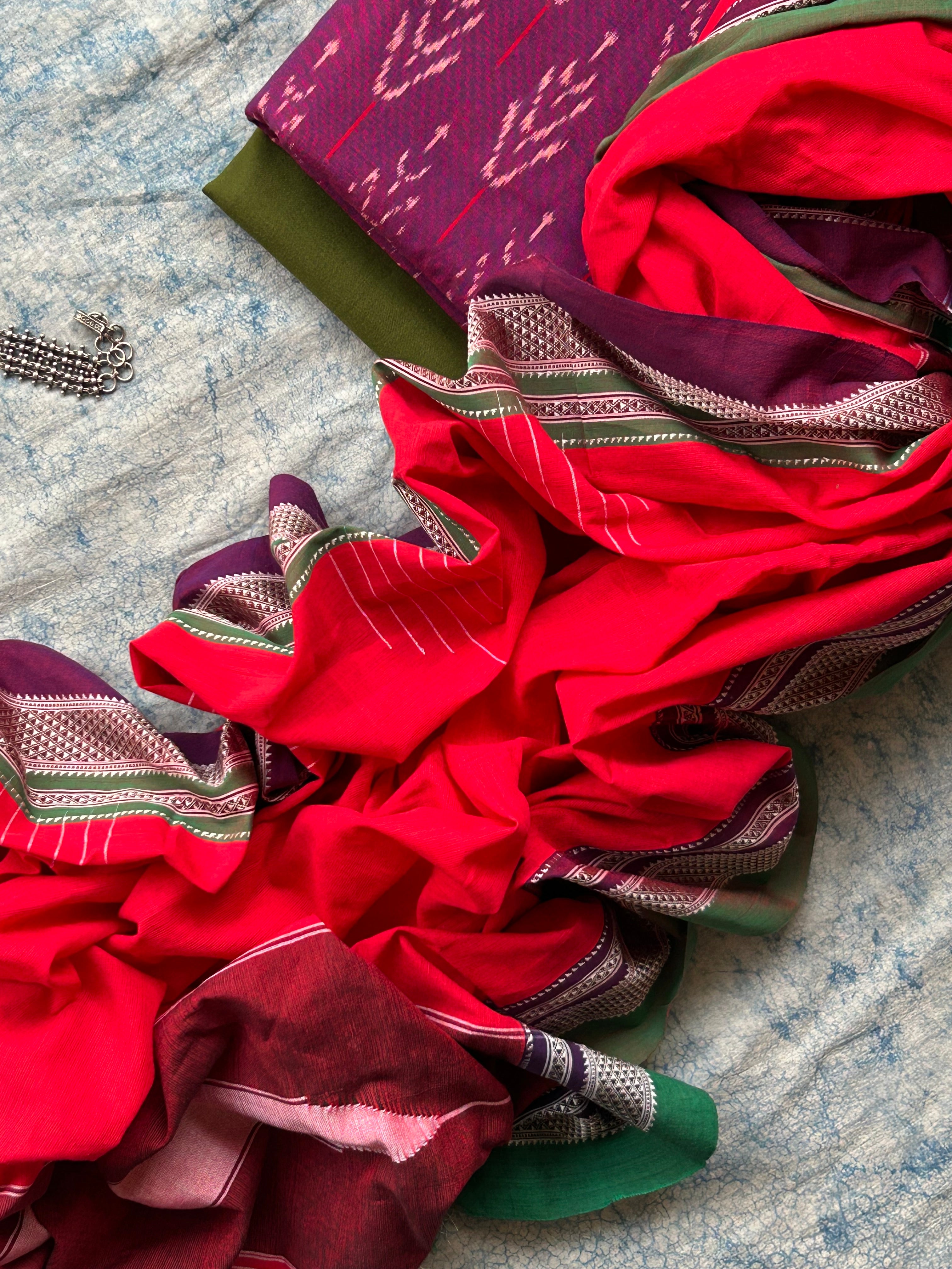 Harshini - Handwoven Telangana cotton and Ilkal Dupatta Set