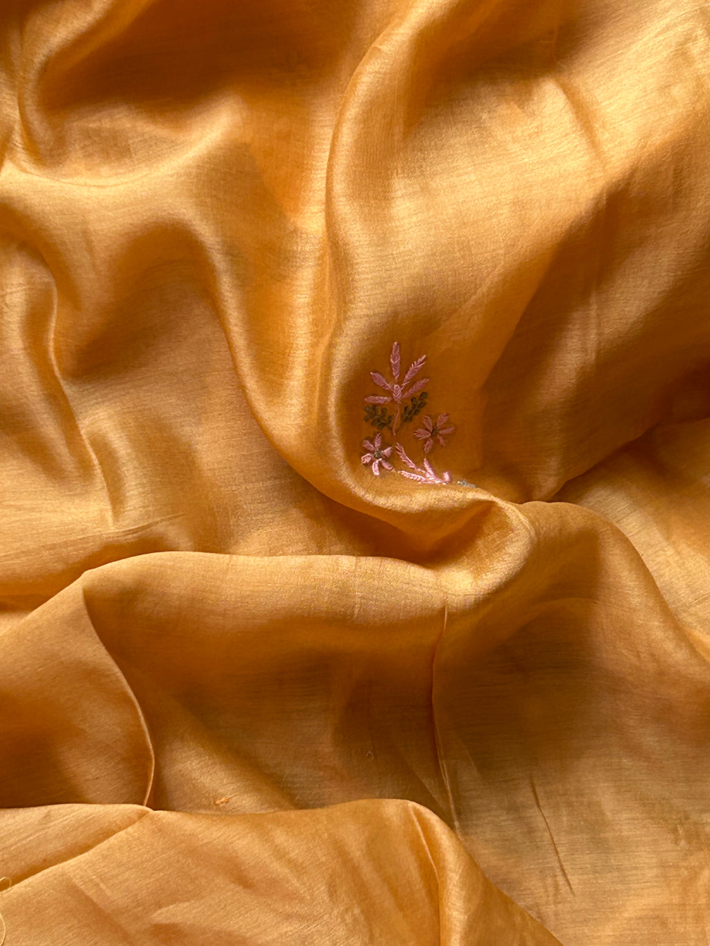 Avira - Handwoven Chikankari Work Maheshwari Set
