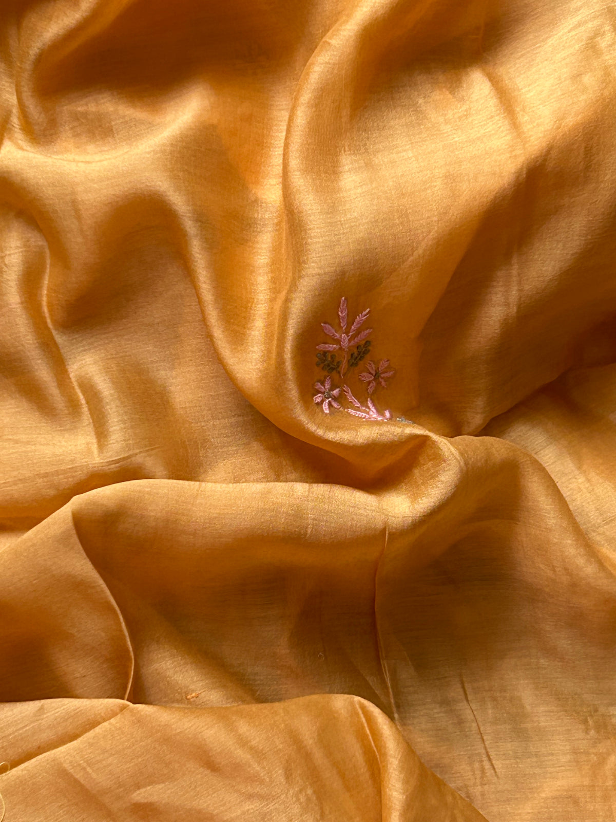 Avira - Handwoven Chikankari Work Maheshwari Set