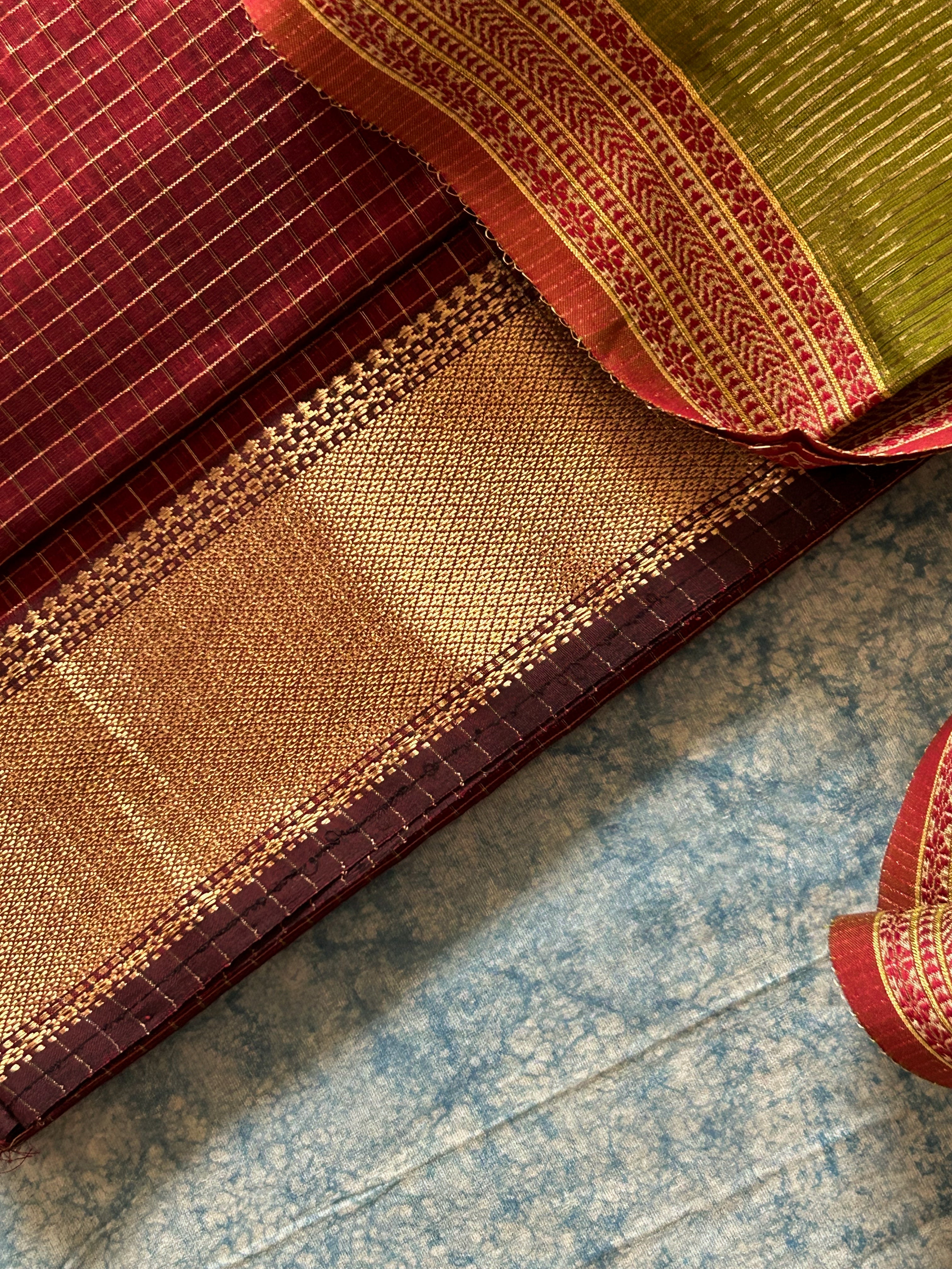 Handwoven Maheshwari Kurta Dupatta Set