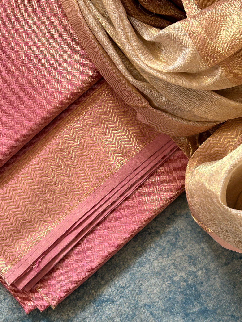 Handwoven Tissue Maheshwari Kurta Dupatta Set