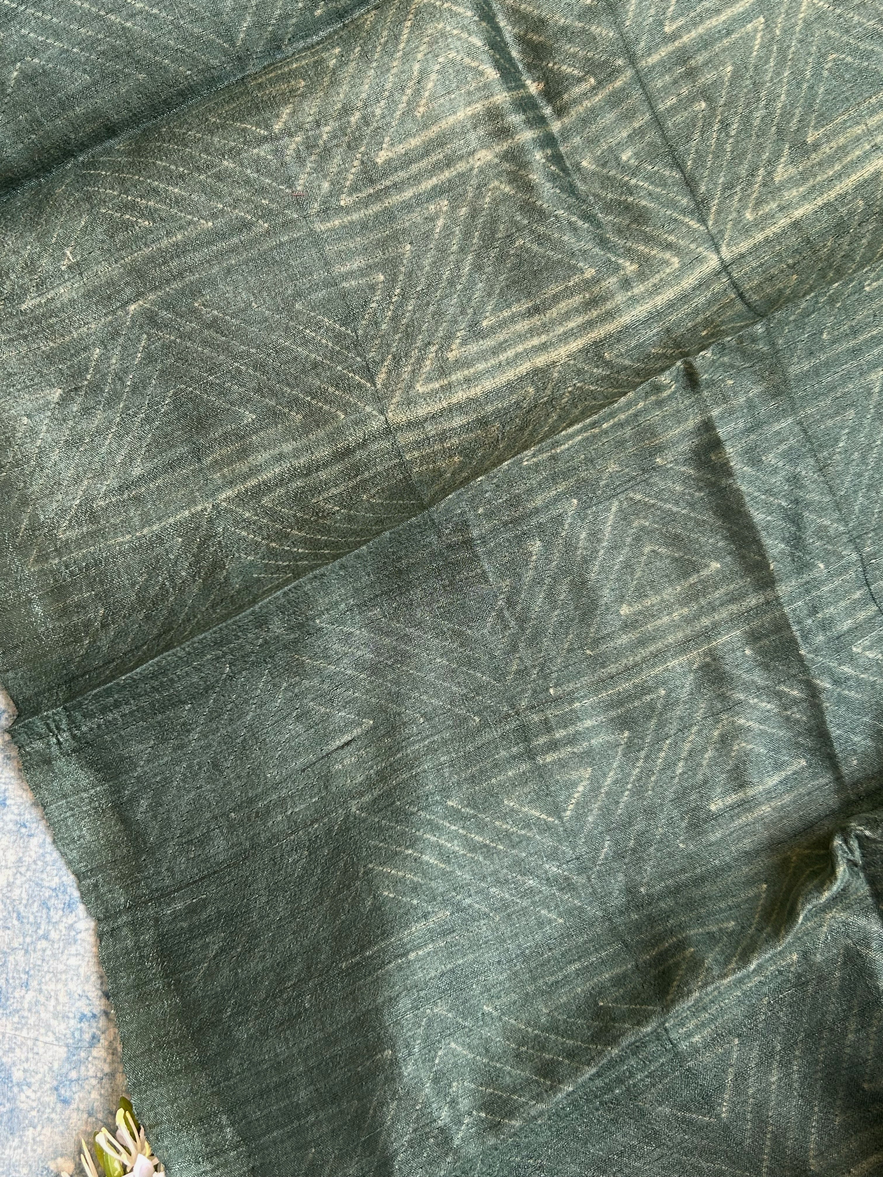 Handwoven & Handmade Tussar Shibori Kurta Dupatta Set