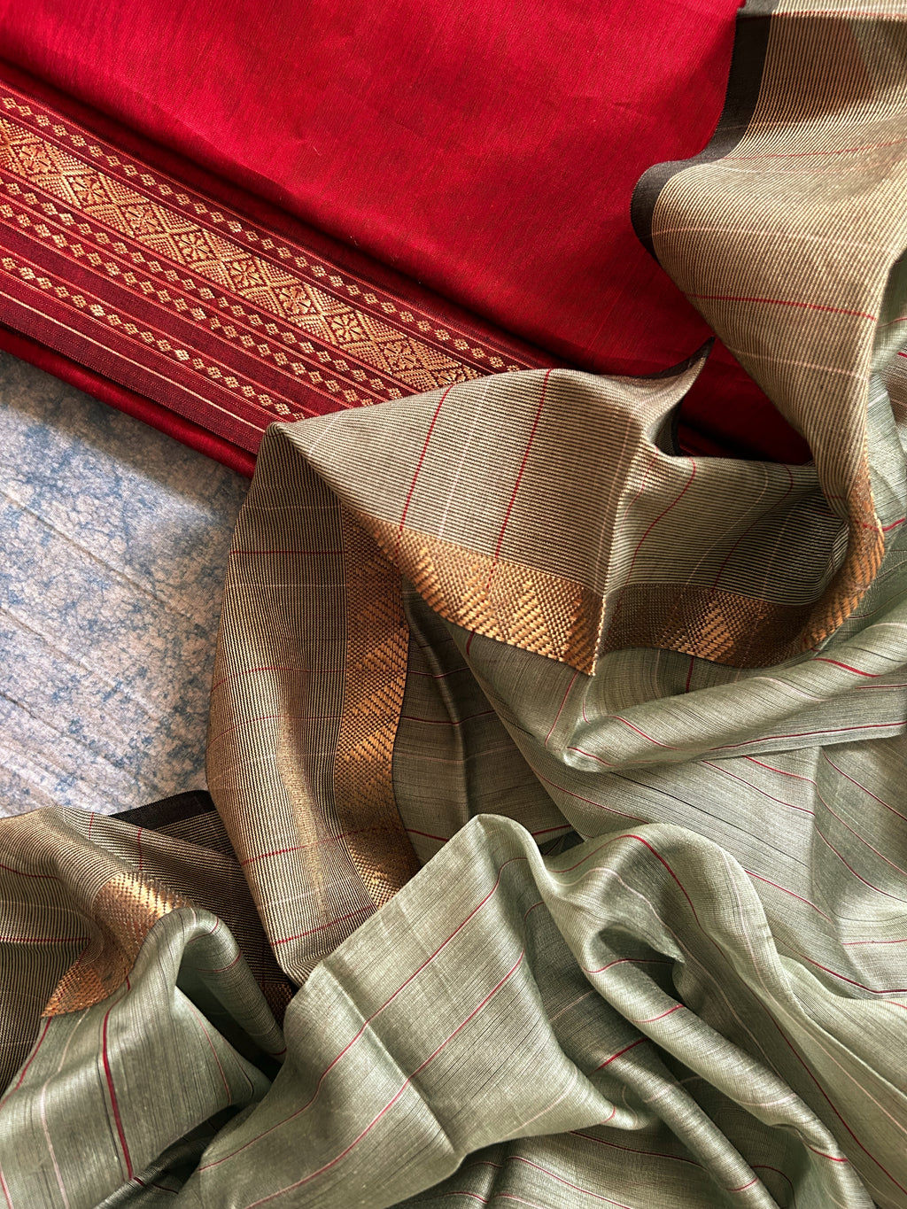 Handwoven Maheshwari Kurta Dupatta Set