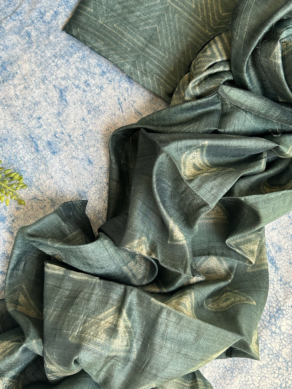 Handwoven & Handmade Tussar Shibori Kurta Dupatta Set