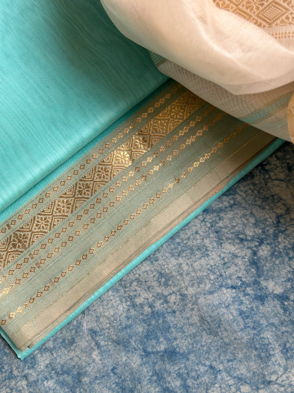 Handwoven Maheshwari Kurta Dupatta Set
