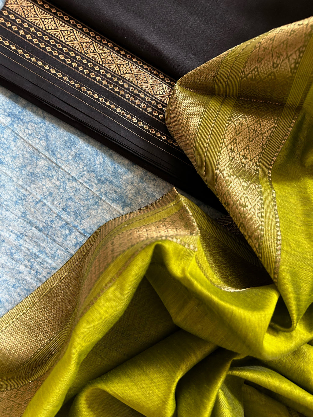 Handwoven Maheshwari Kurta Dupatta Set