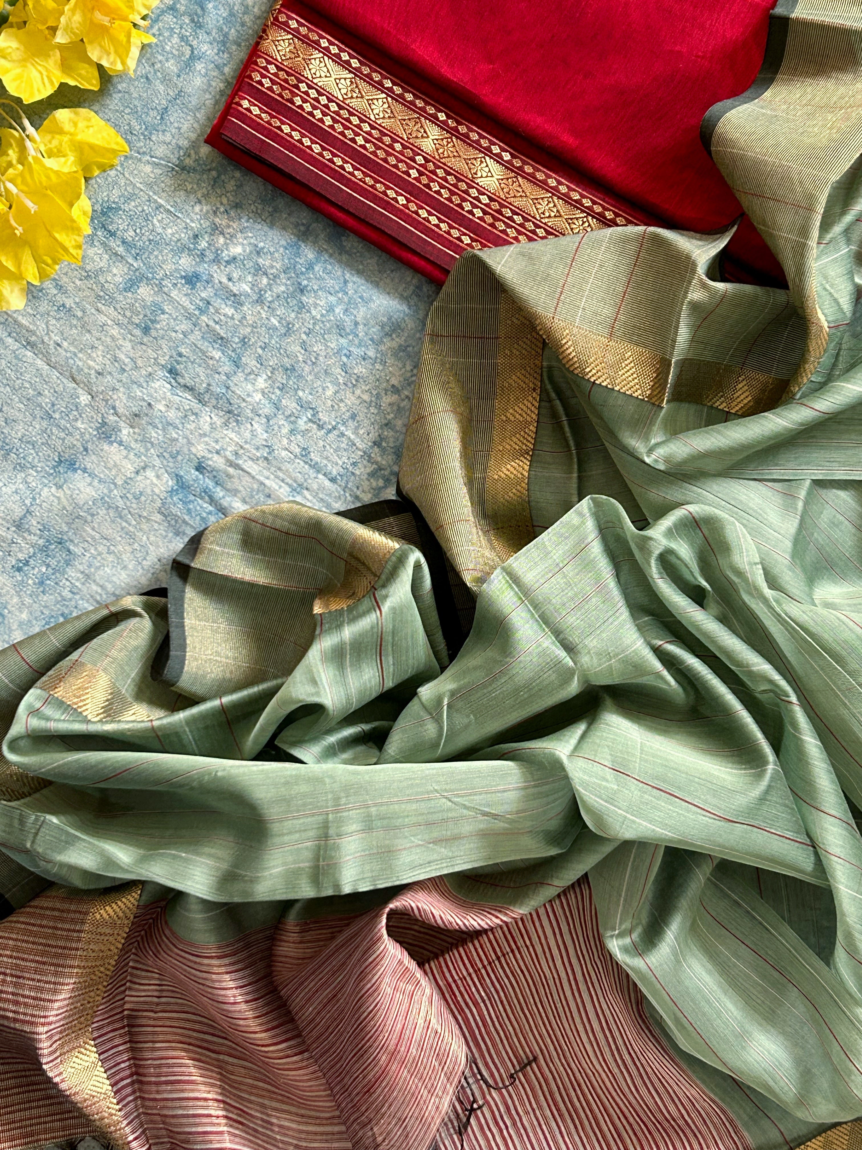 Handwoven Maheshwari Kurta Dupatta Set