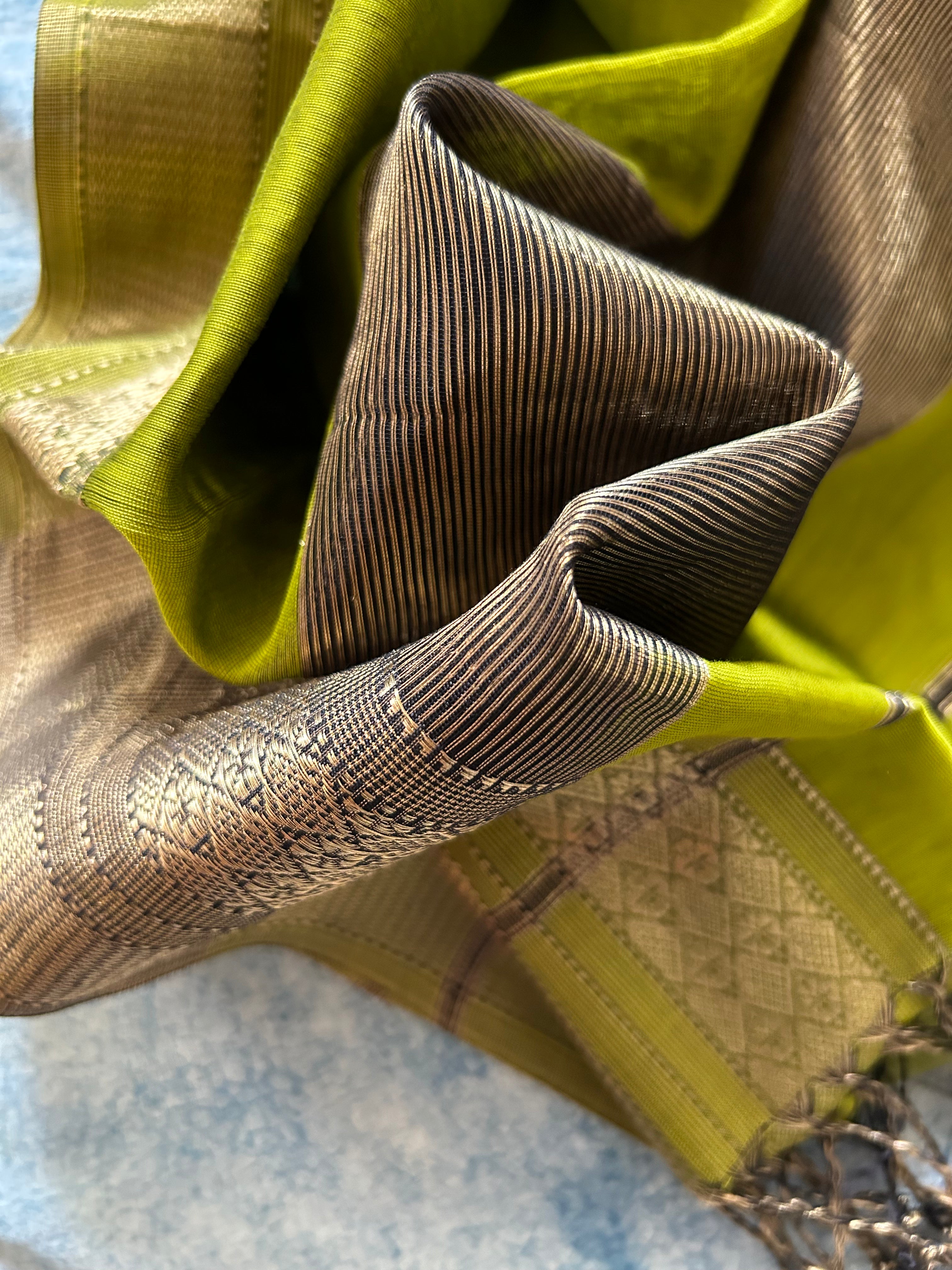 Handwoven Maheshwari Kurta Dupatta Set