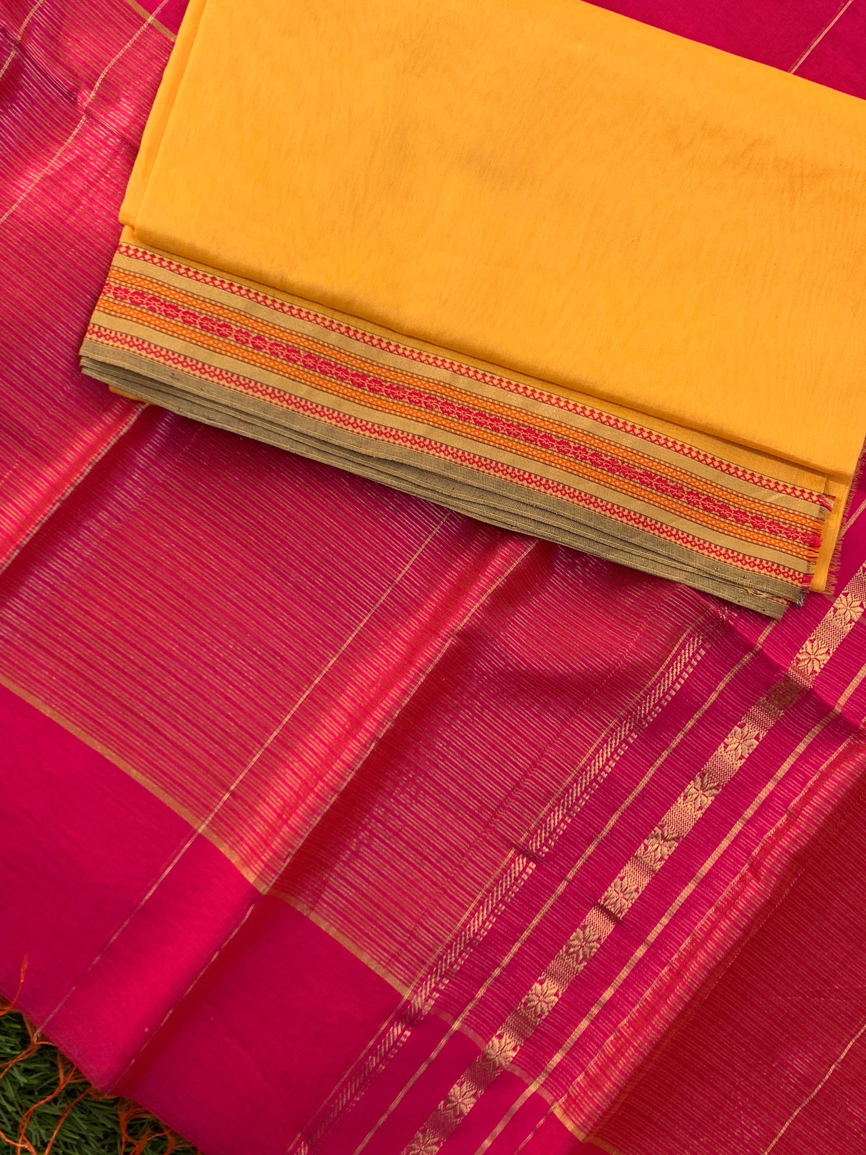 Handwoven Maheshwari Kurta dupatta set