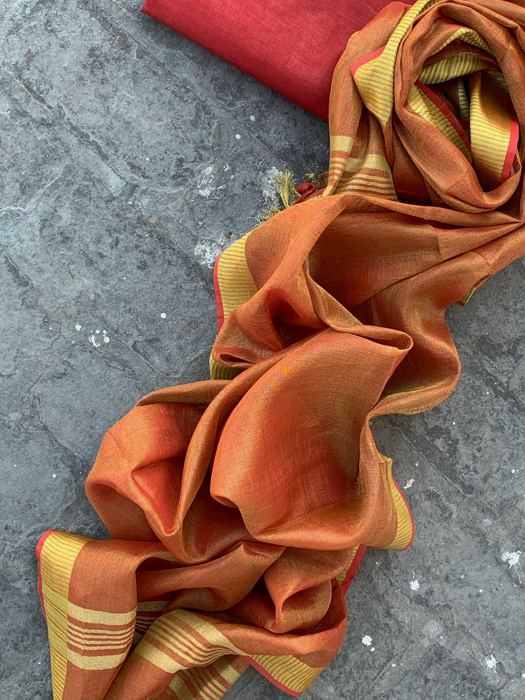 Handcrafted Linen Kurta Dupatta Set - Tomato Red