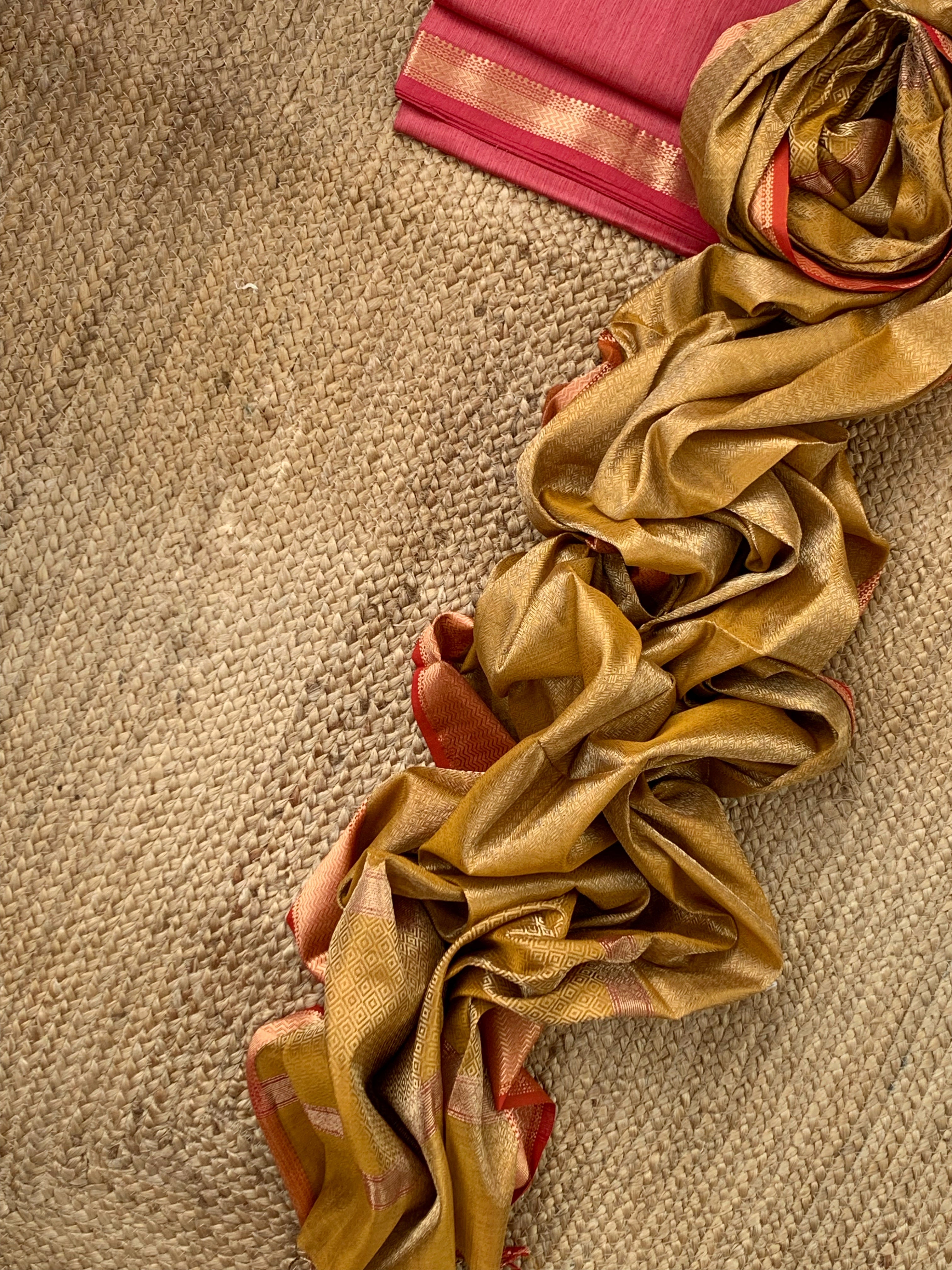 Handwoven Maheshwari Kurta dupatta set