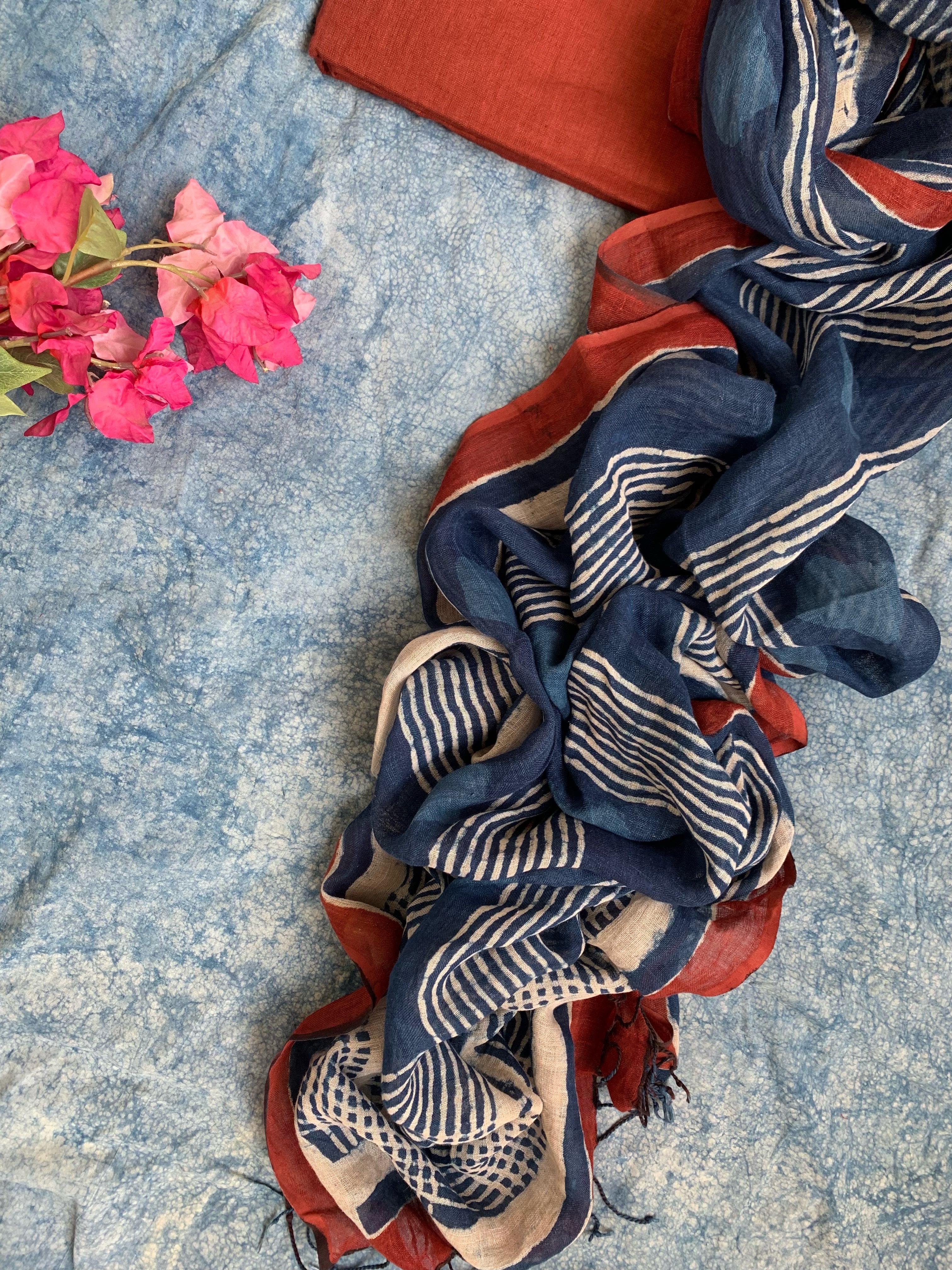 Handcrafted Linen Kurta Dupatta Set