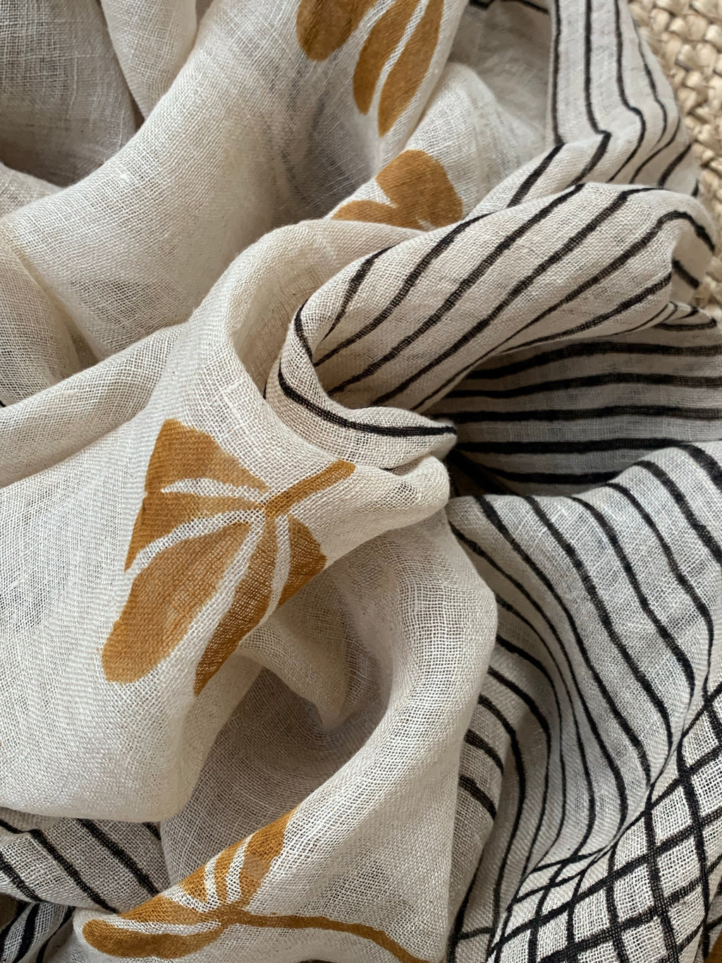Handcrafted Linen Kurta Dupatta Set