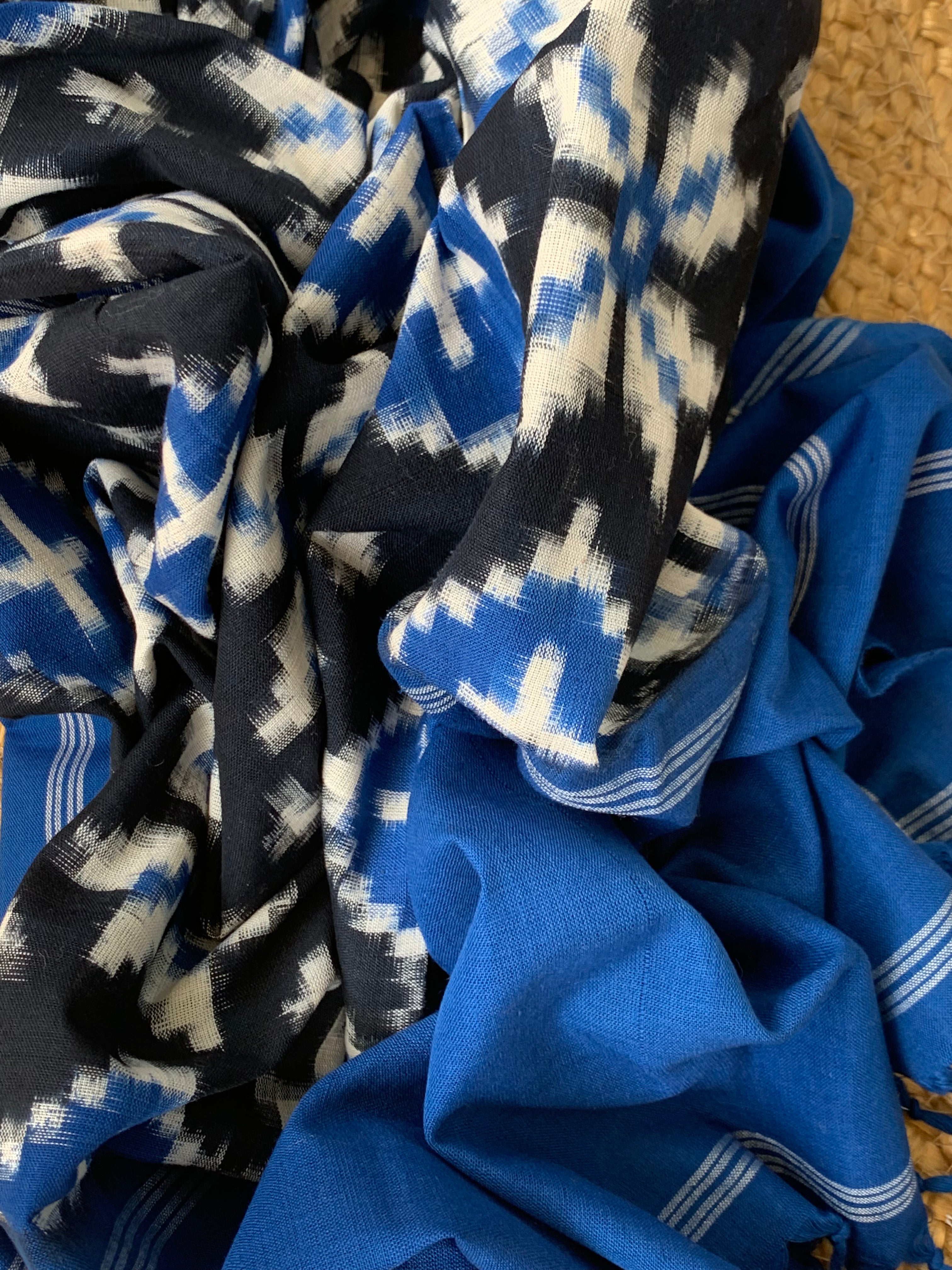 Ikat Weaving Kurta Telia Dupatta Set