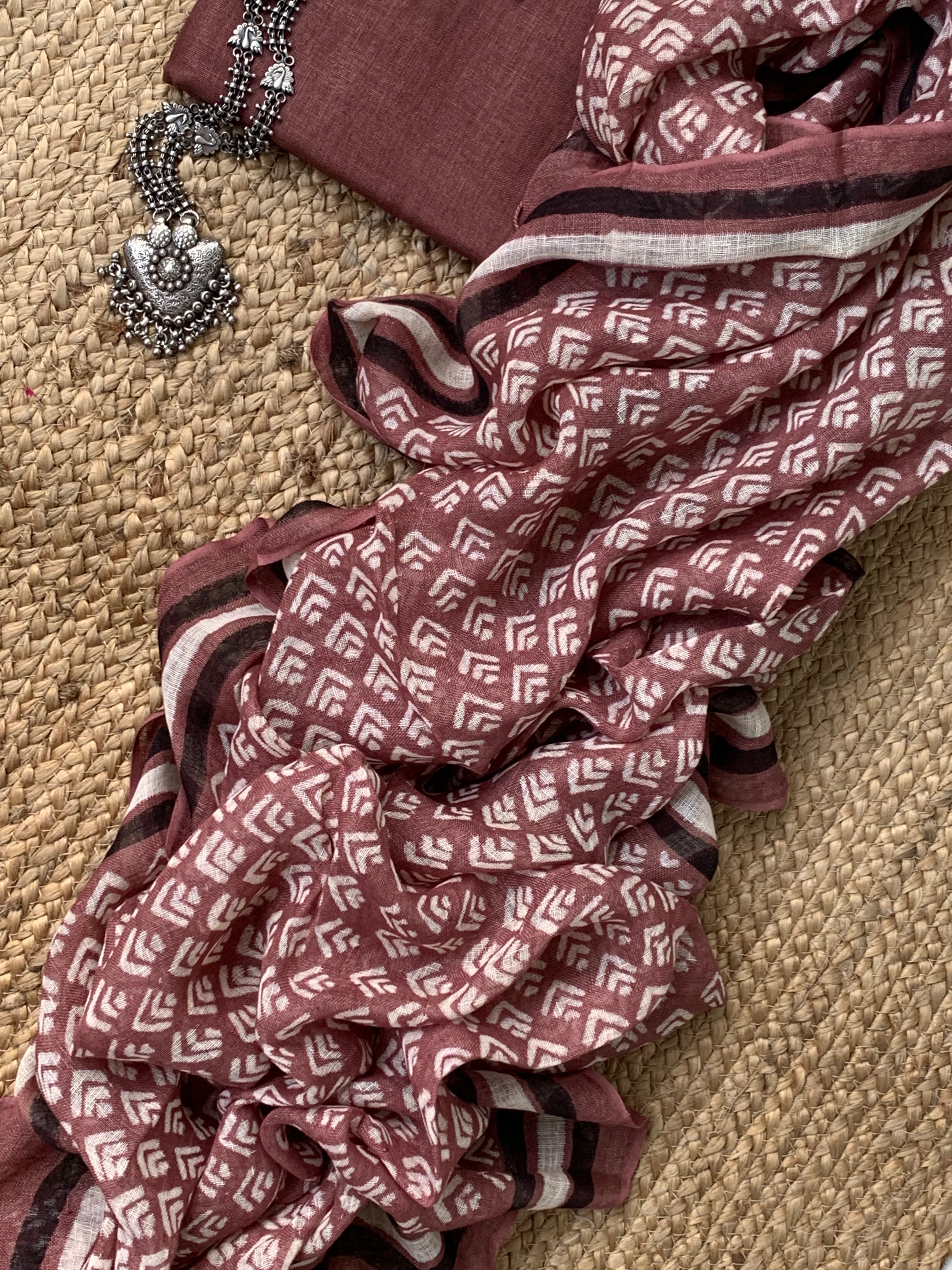 Handcrafted Linen Kurta Dupatta Set