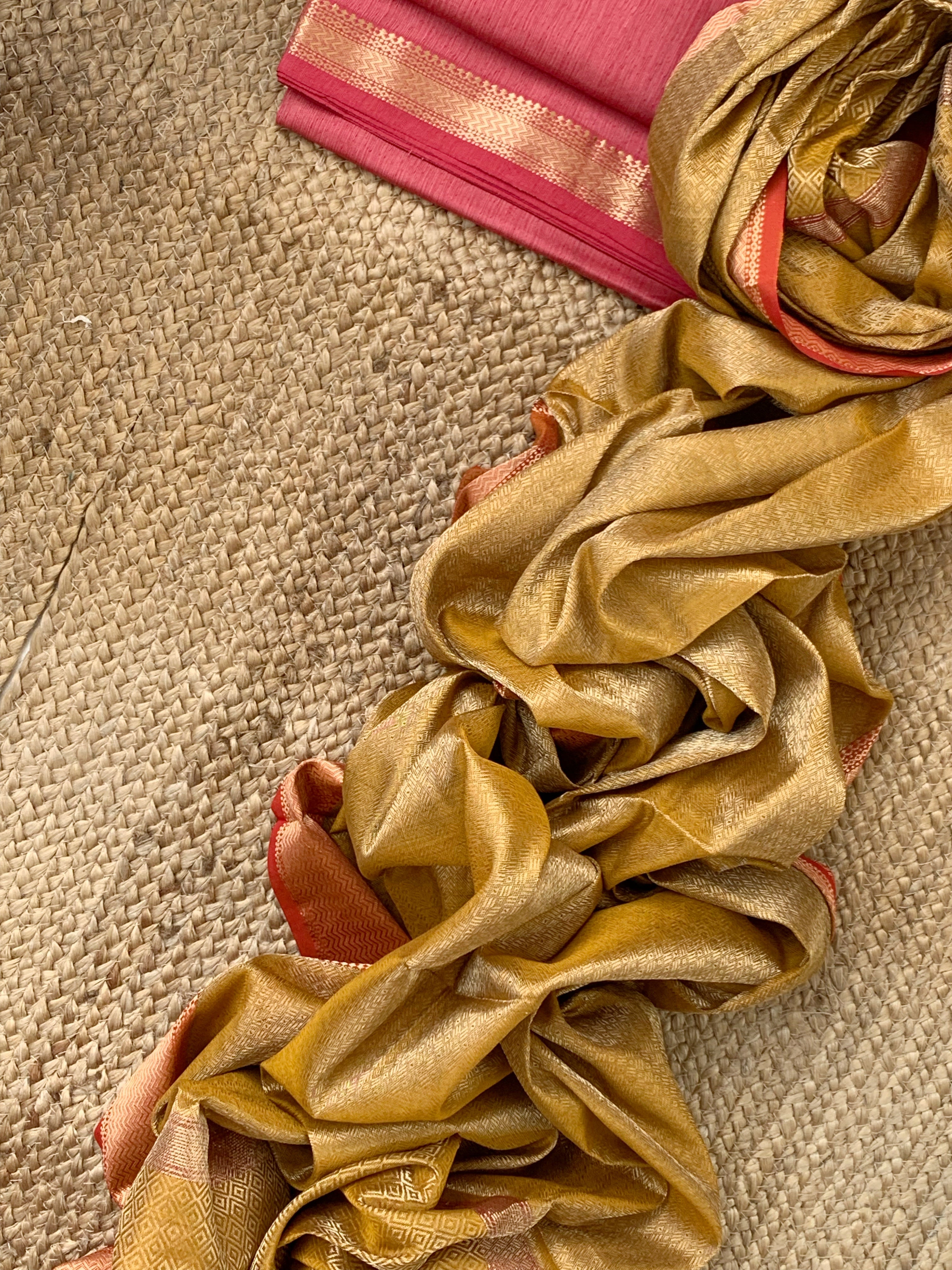 Handwoven Maheshwari Kurta dupatta set