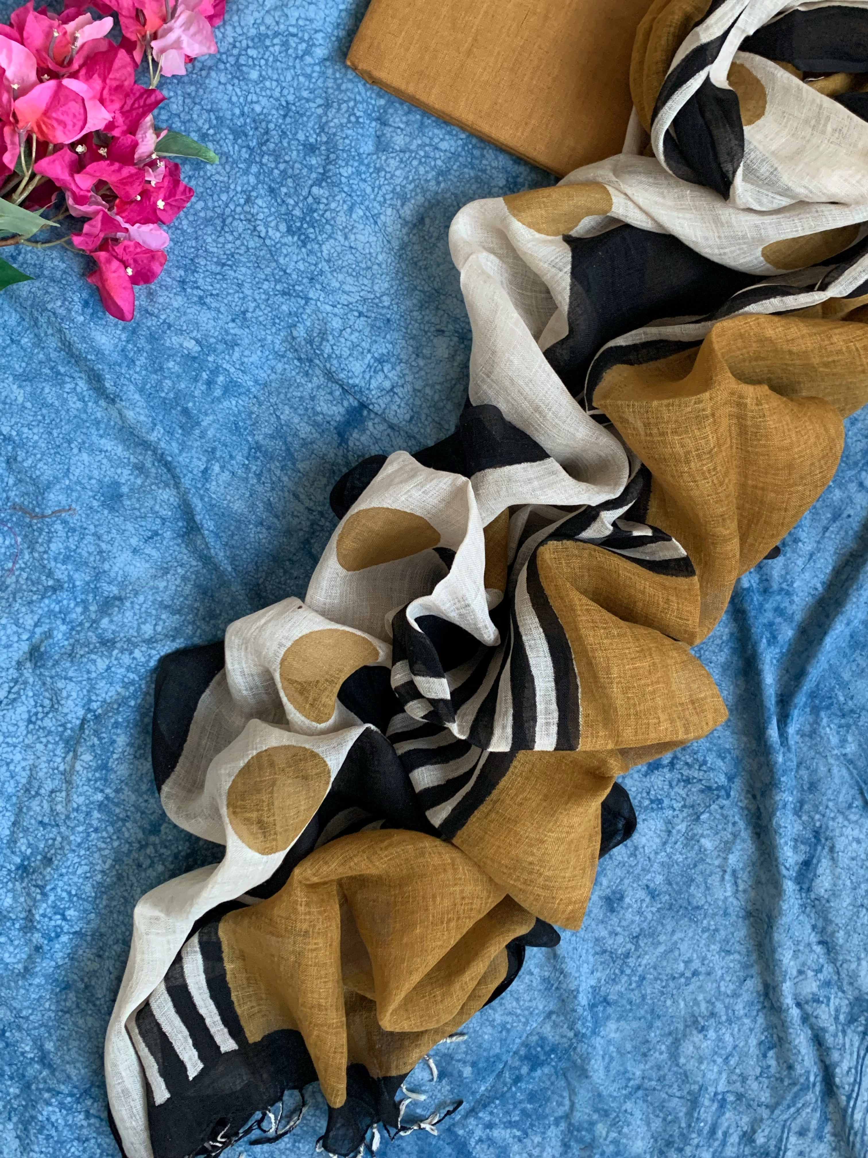 Handcrafted Linen Kurta Dupatta Set