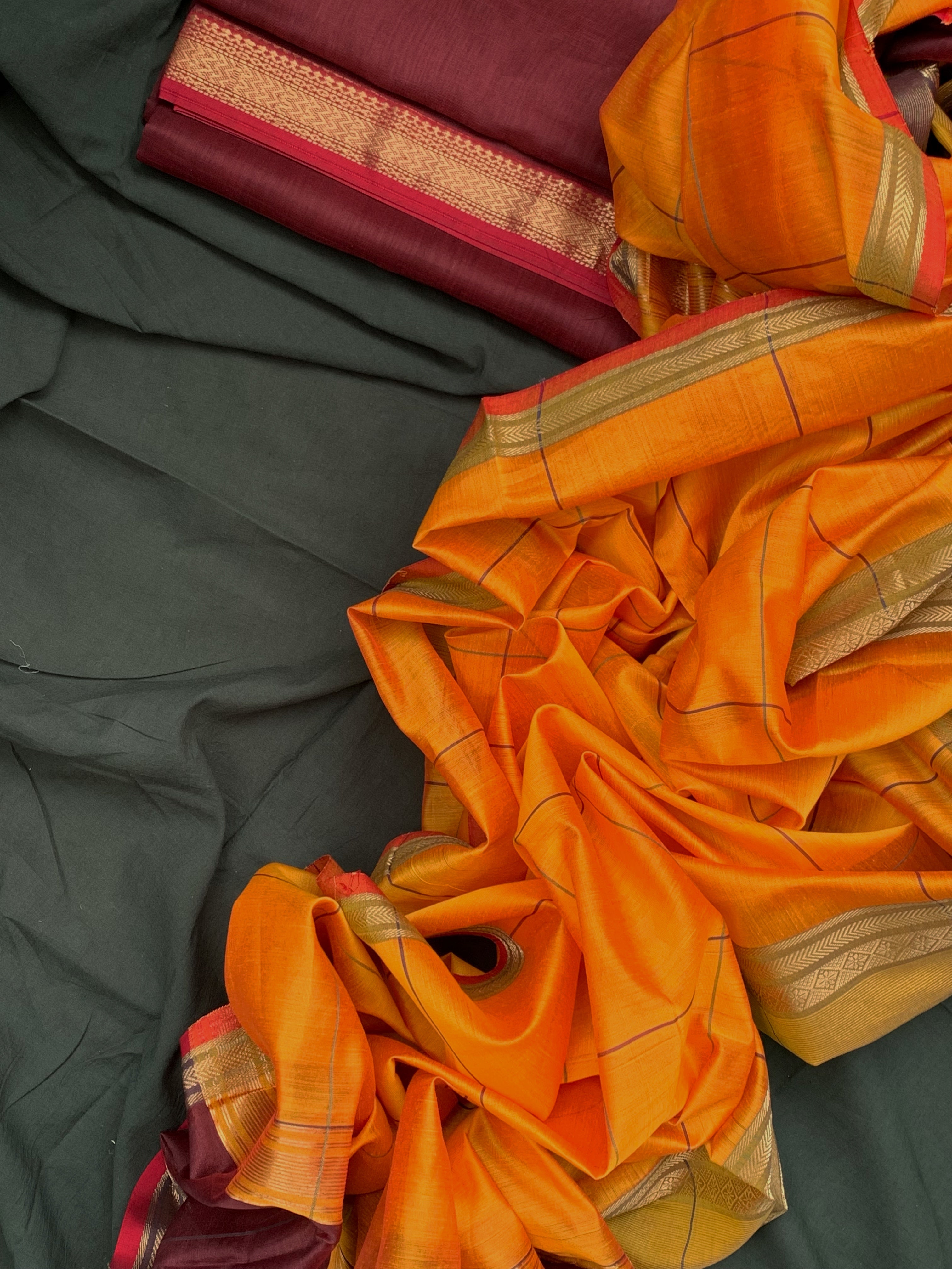 Handwoven Maheshwari Kurta dupatta set
