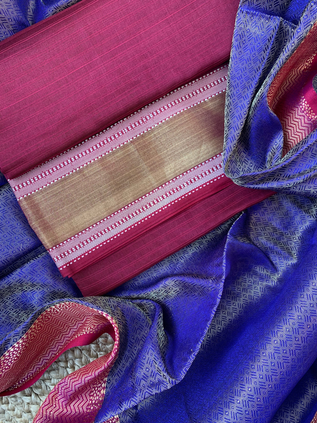 Handwoven Maheshwari Kurta Mulberry Silk dupatta set