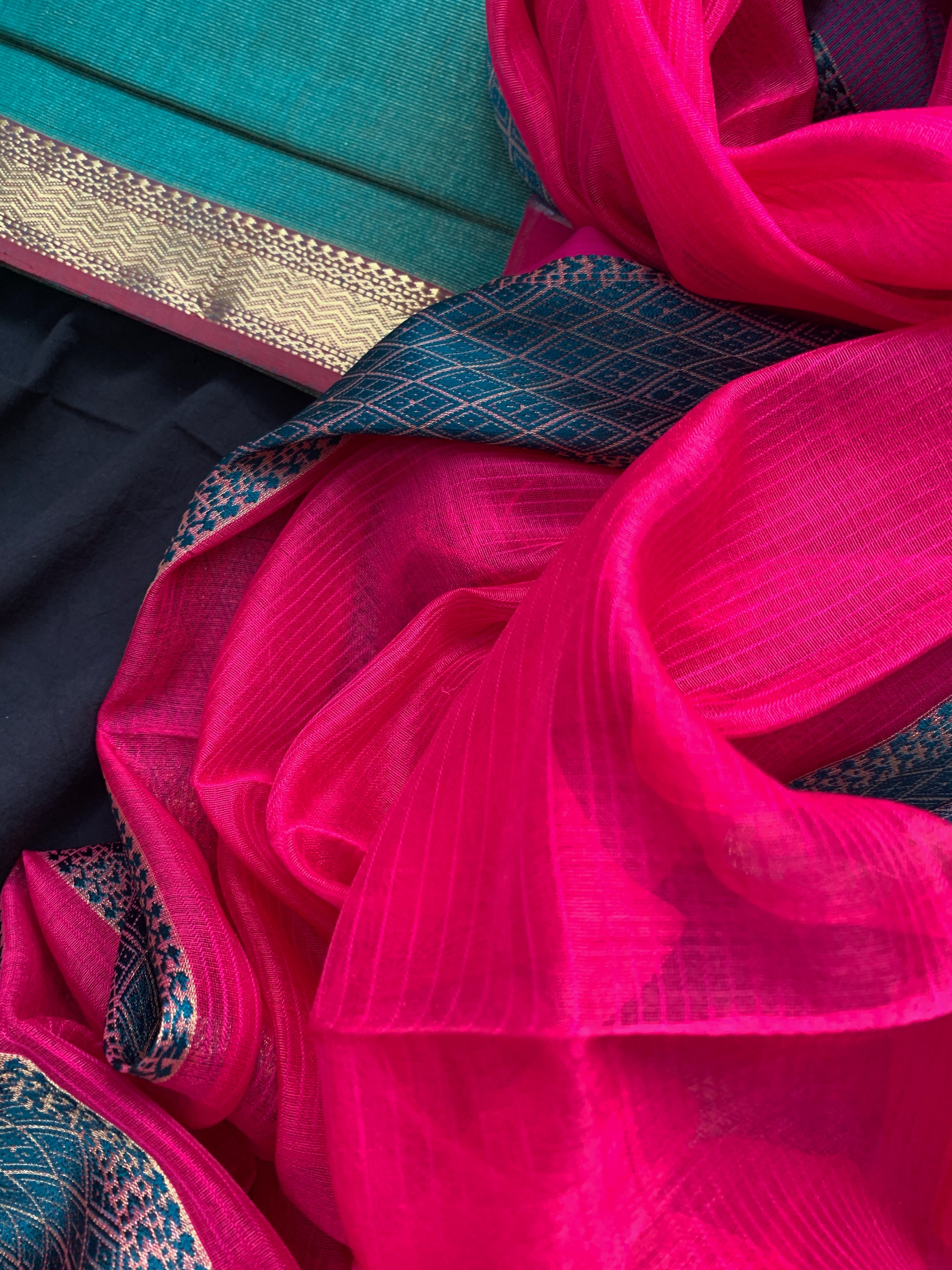 Handwoven Maheshwari Kurta dupatta set