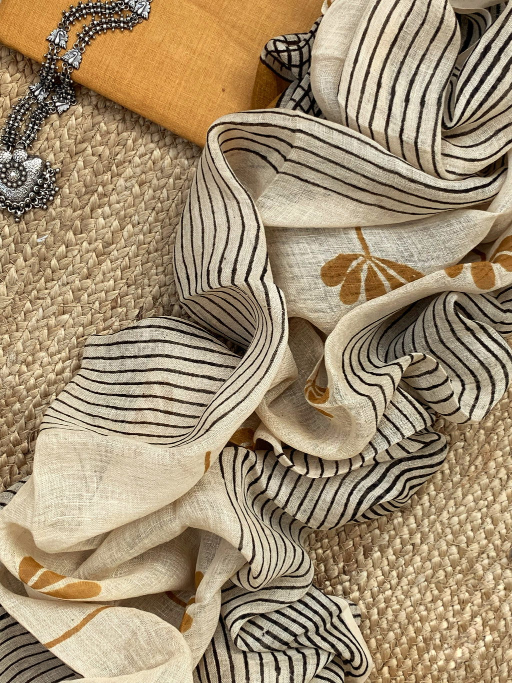 Handcrafted Linen Kurta Dupatta Set
