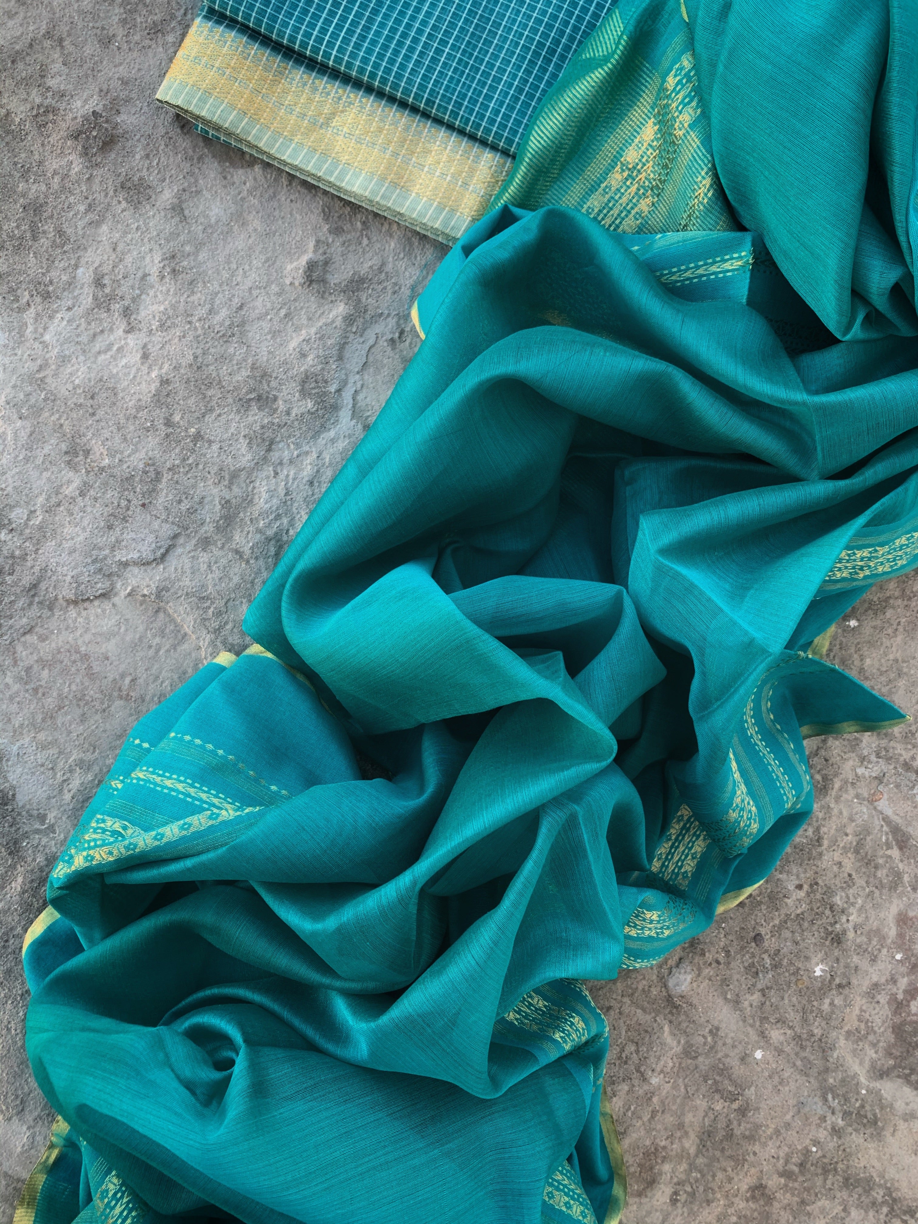 Handwoven Maheshwari Kurta dupatta set