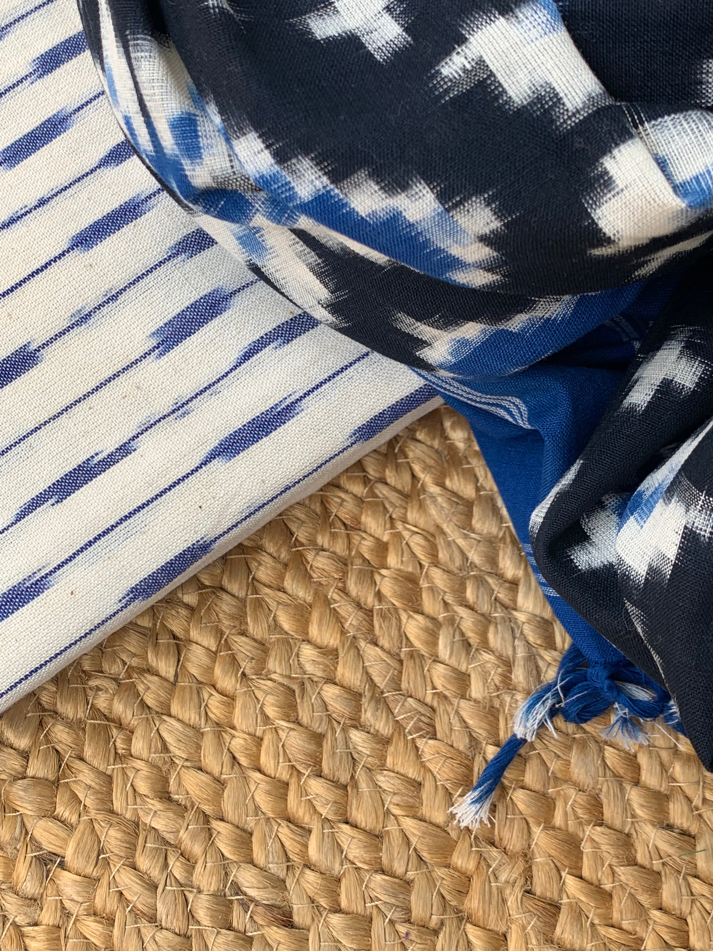 Ikat Weaving Kurta Telia Dupatta Set
