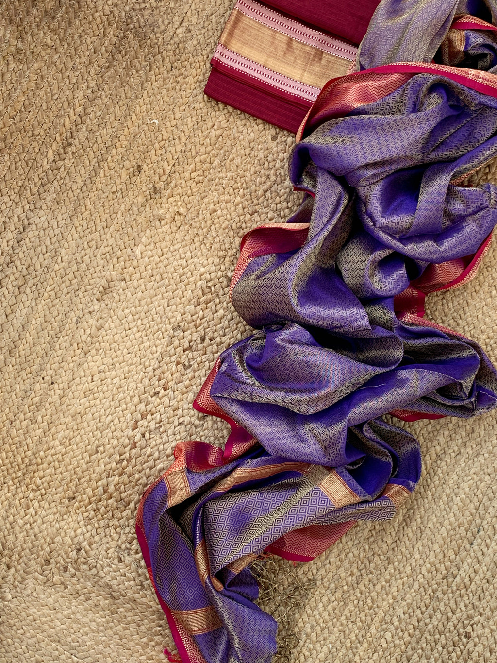 Handwoven Maheshwari Kurta Mulberry Silk dupatta set