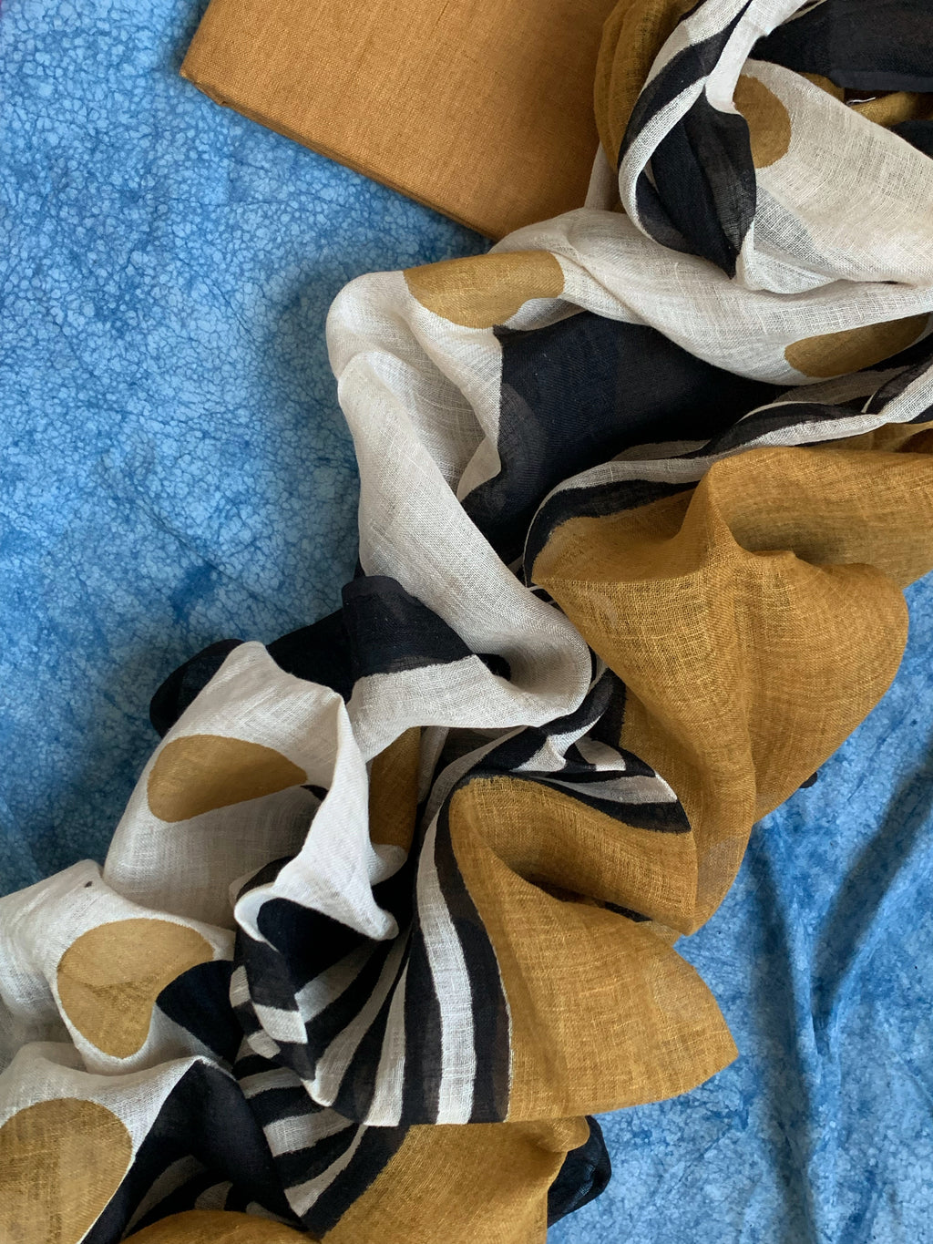 Handcrafted Linen Kurta Dupatta Set