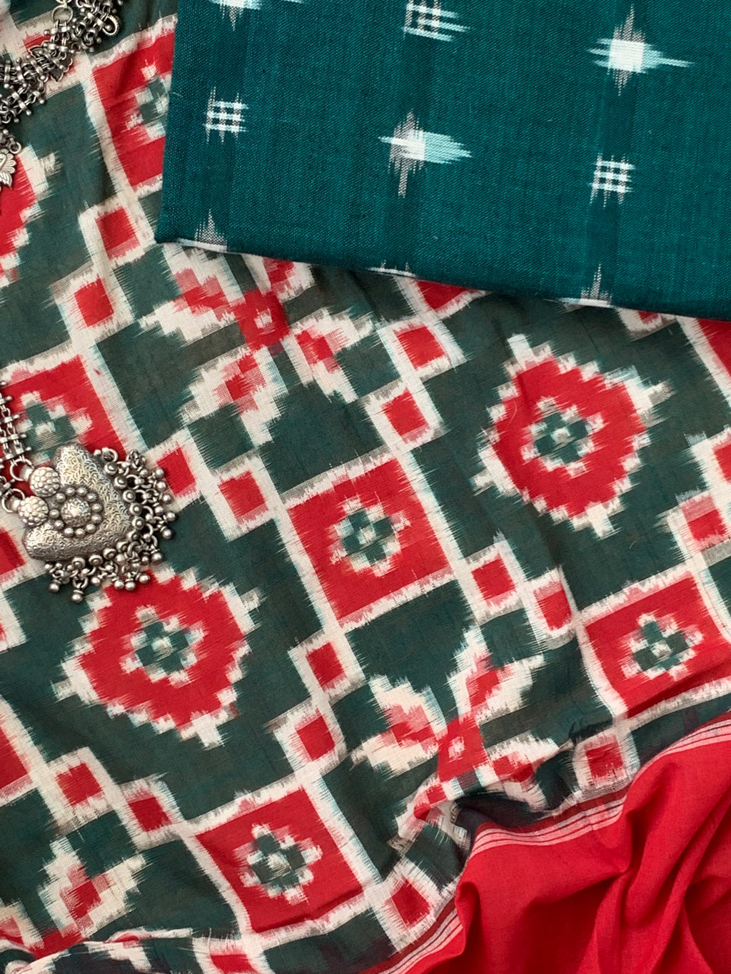 Handwoven Double Ikat Kurta Telia Dupatta Set