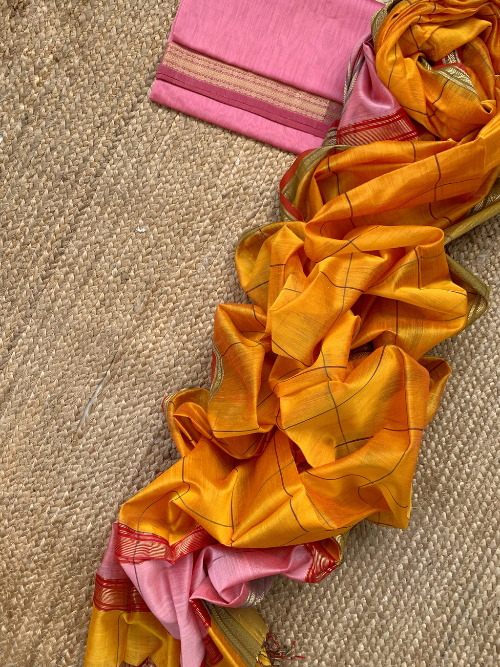 Handwoven Maheshwari Kurta dupatta set