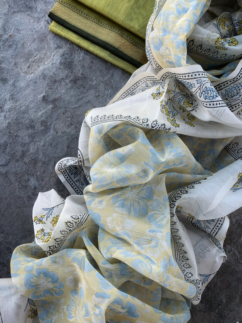 Handwoven Maheshwari Kurta dupatta set