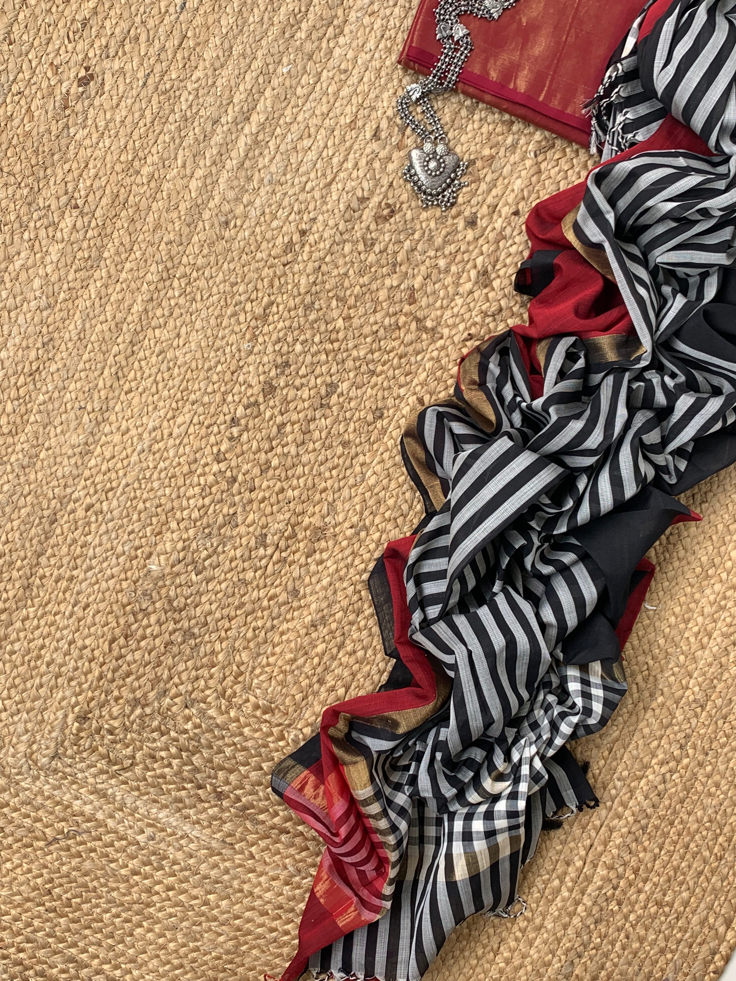 Handwoven Maheshwari Kurta dupatta set