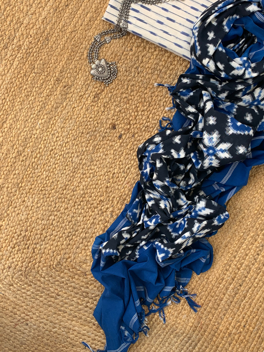 Ikat Weaving Kurta Telia Dupatta Set