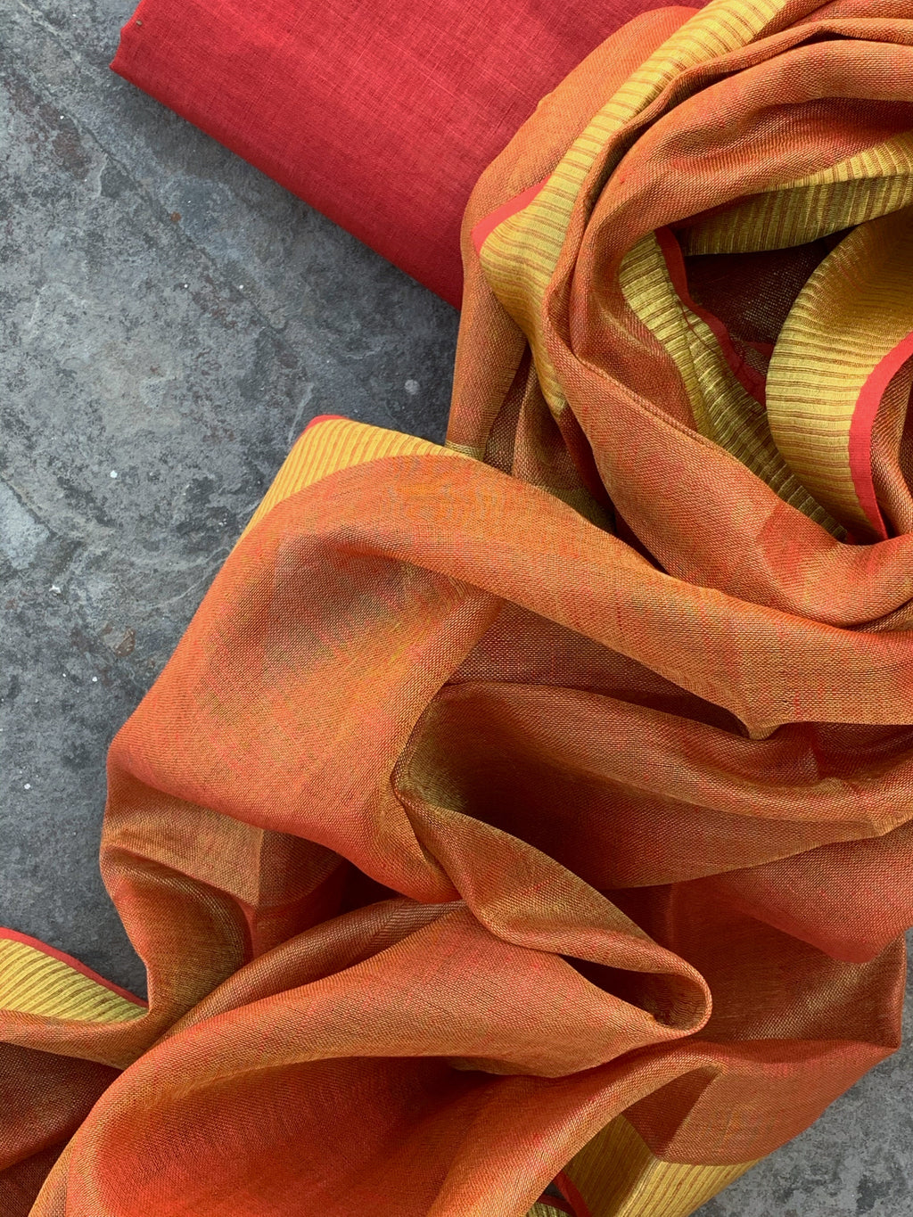 Handcrafted Linen Kurta Dupatta Set - Tomato Red