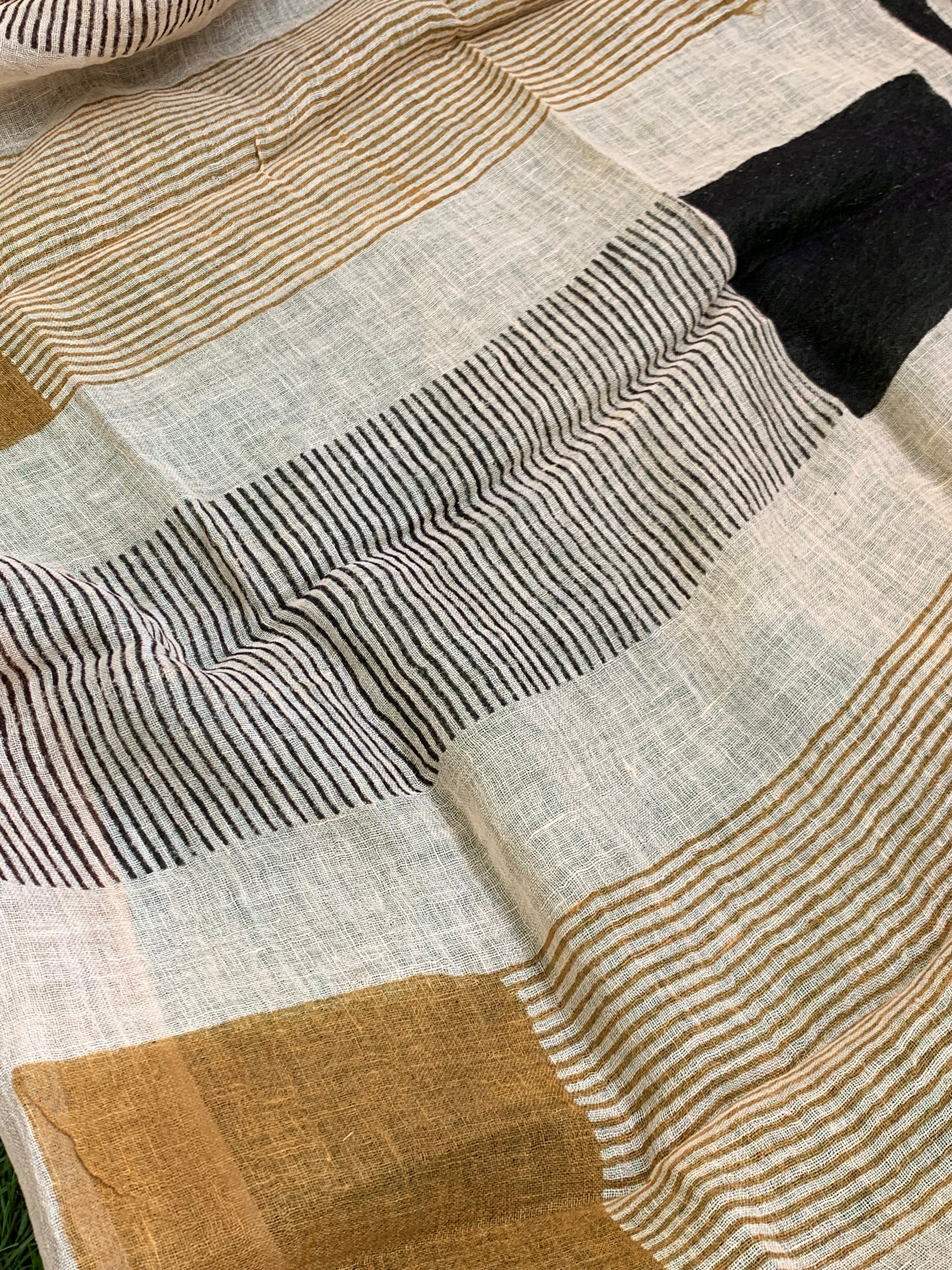 Handcrafted Linen Kurta Dupatta Set