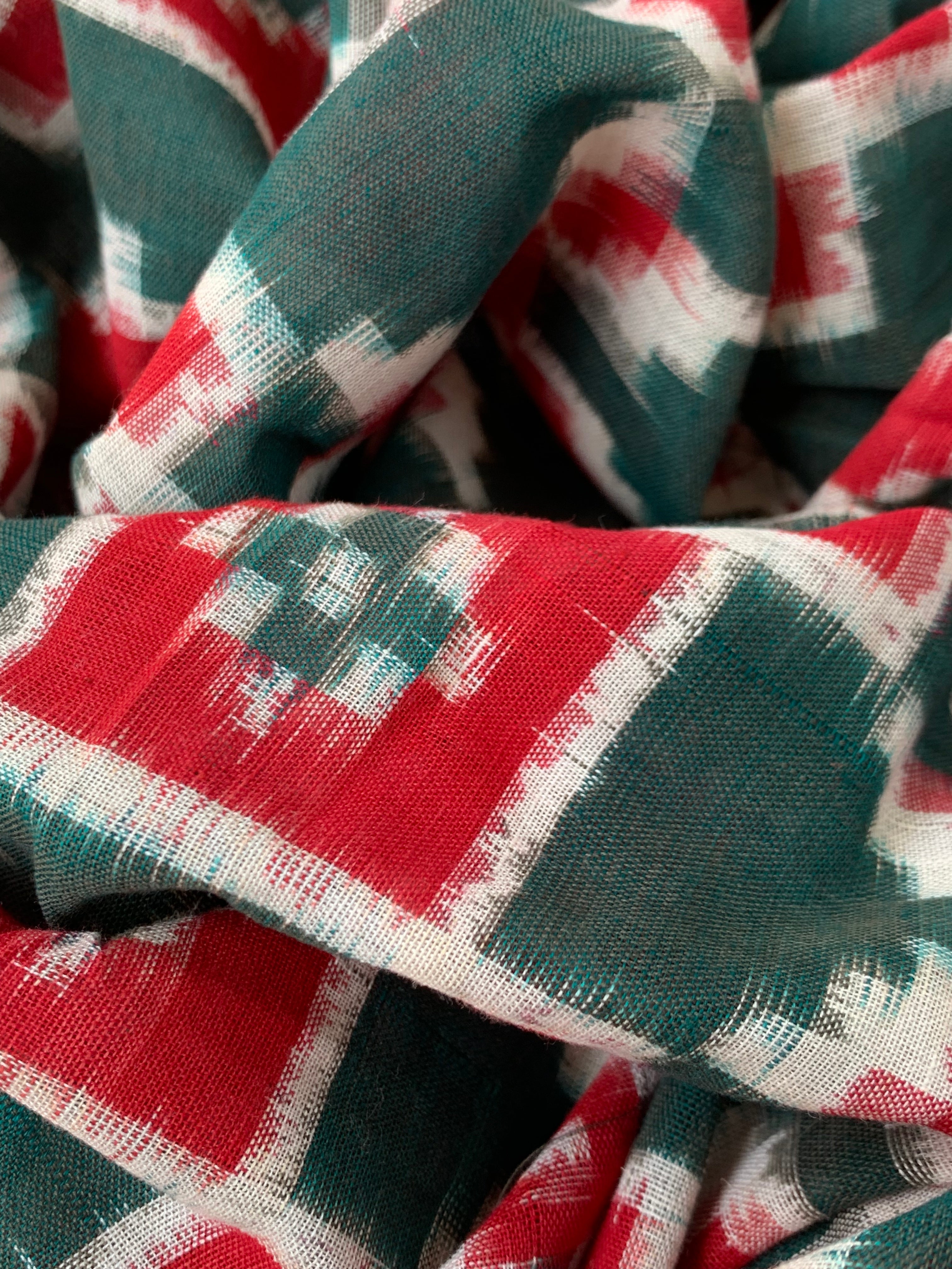 Handwoven Double Ikat Kurta Telia Dupatta Set