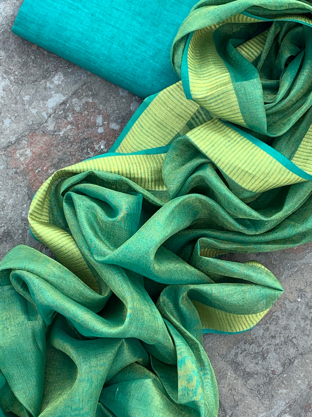Handcrafted Linen Kurta Dupatta Set - Turquoise Blue Green