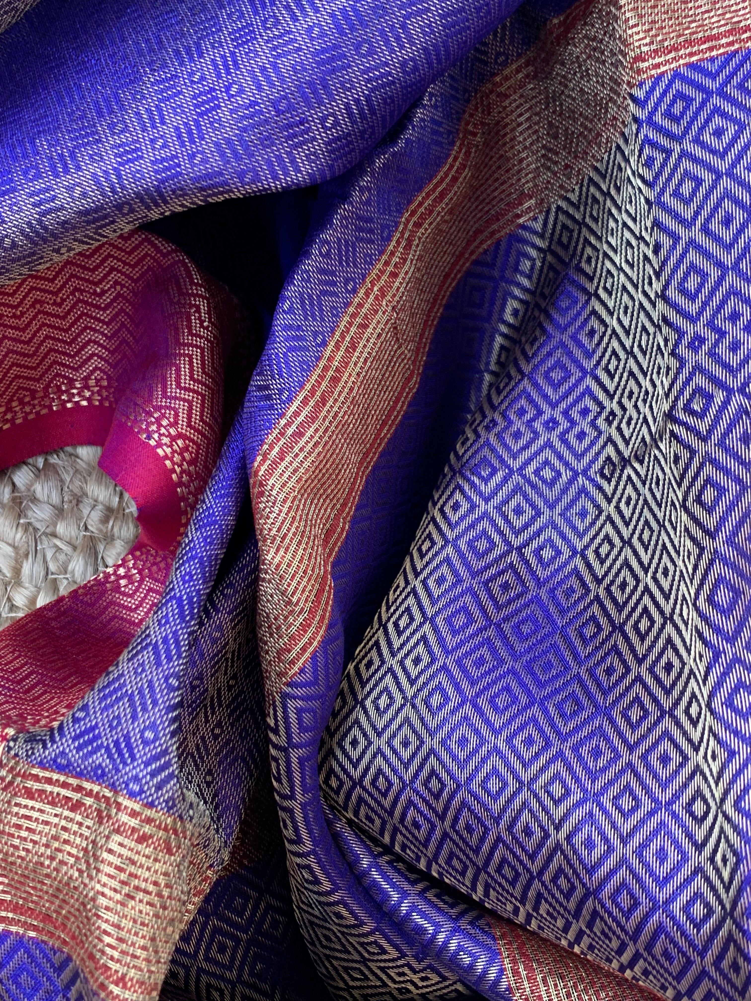 Handwoven Maheshwari Kurta Mulberry Silk dupatta set