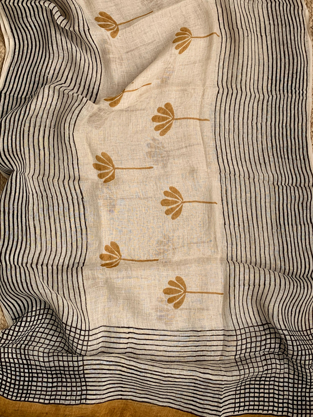 Handcrafted Linen Kurta Dupatta Set