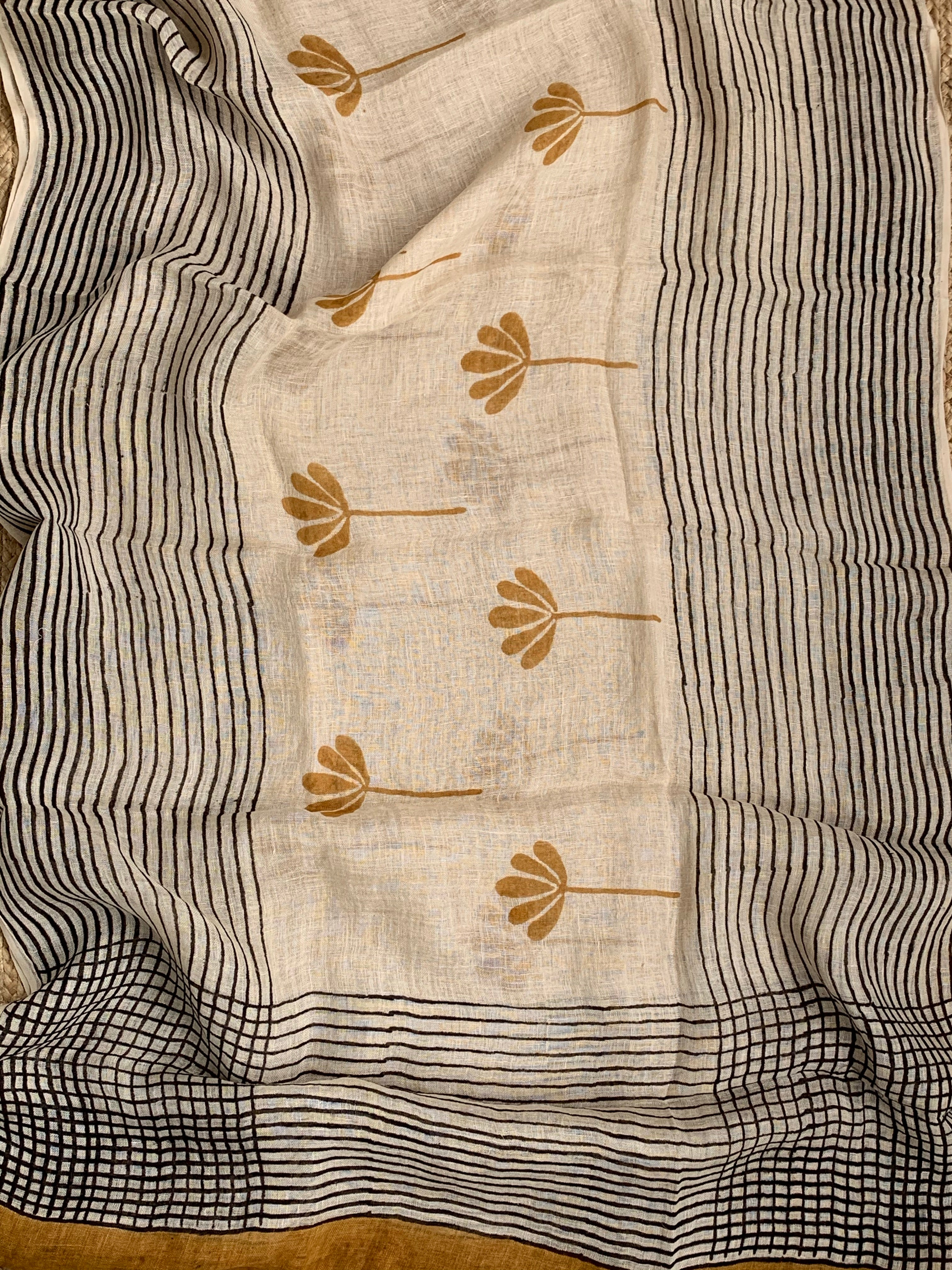 Handcrafted Linen Kurta Dupatta Set